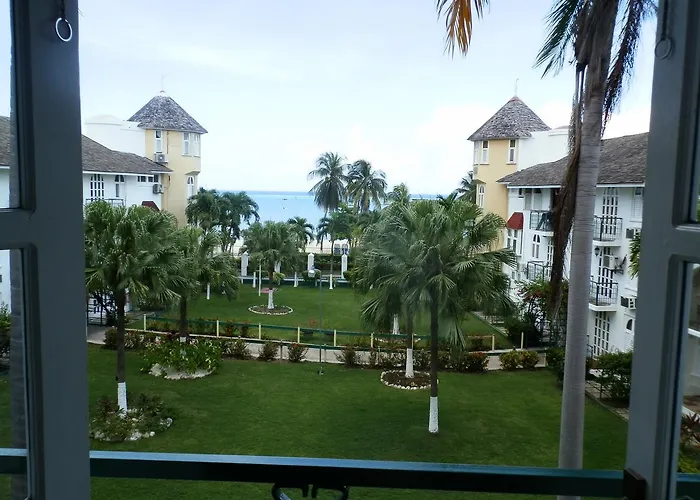 Hotel Sandcastles 3*