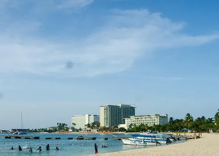 Sandcastles Hotel